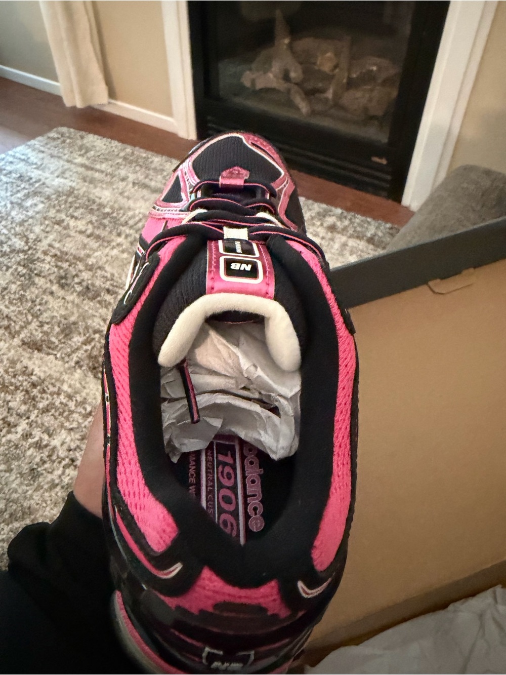 New Balance Women’s Hot Pink and Black Athletic Running Shoes - Picture 3 of 5